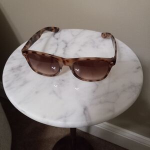 Stylish Tortoiseshell Sunglasses